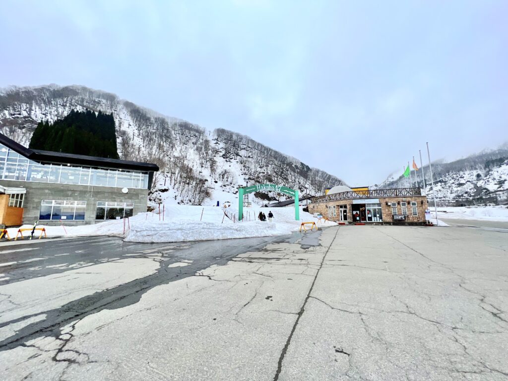 Entrance HAKUBA47